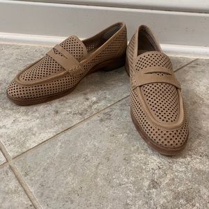 Vince Camuto Perforated loafer